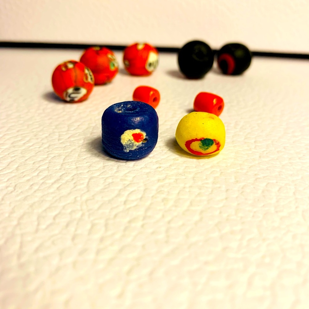 Assorted Glass Beads - Picture 2 of 8